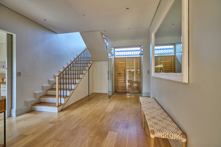 5 Bedroom Property for Sale in Lake Michelle Western Cape